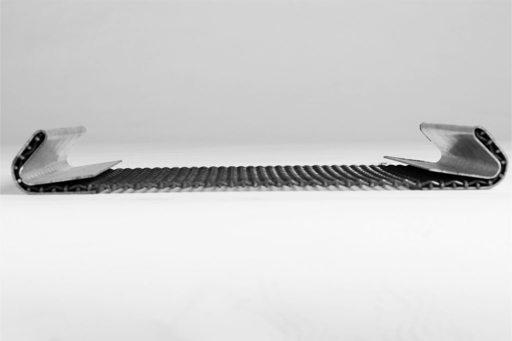 Wire screen hook types for securing mesh to vibrating screen frames